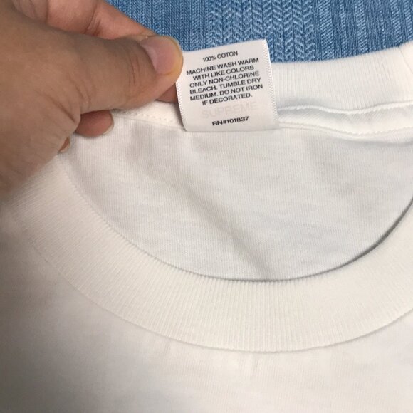 Supreme Men's White and Red T-shirt - Picture 5 of 6